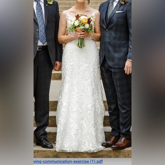 Elegant Tara Lauren Wedding Dress - Picture 9 of 13